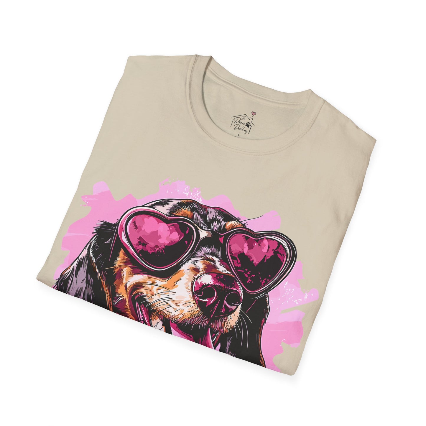 "Heart Eyes" Black & Tan Smooth-Haired Dachshund Unisex Softstyle T-Shirt