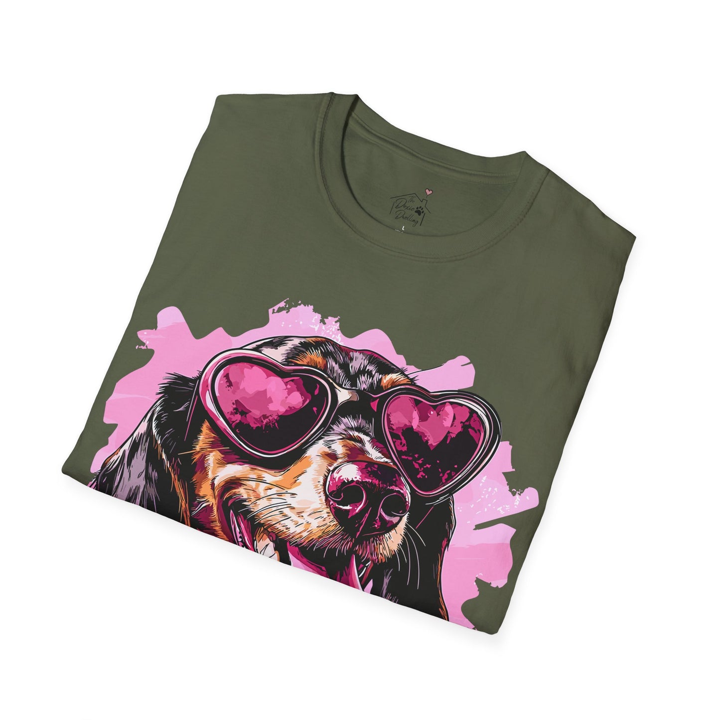 "Heart Eyes" Black & Tan Smooth-Haired Dachshund Unisex Softstyle T-Shirt