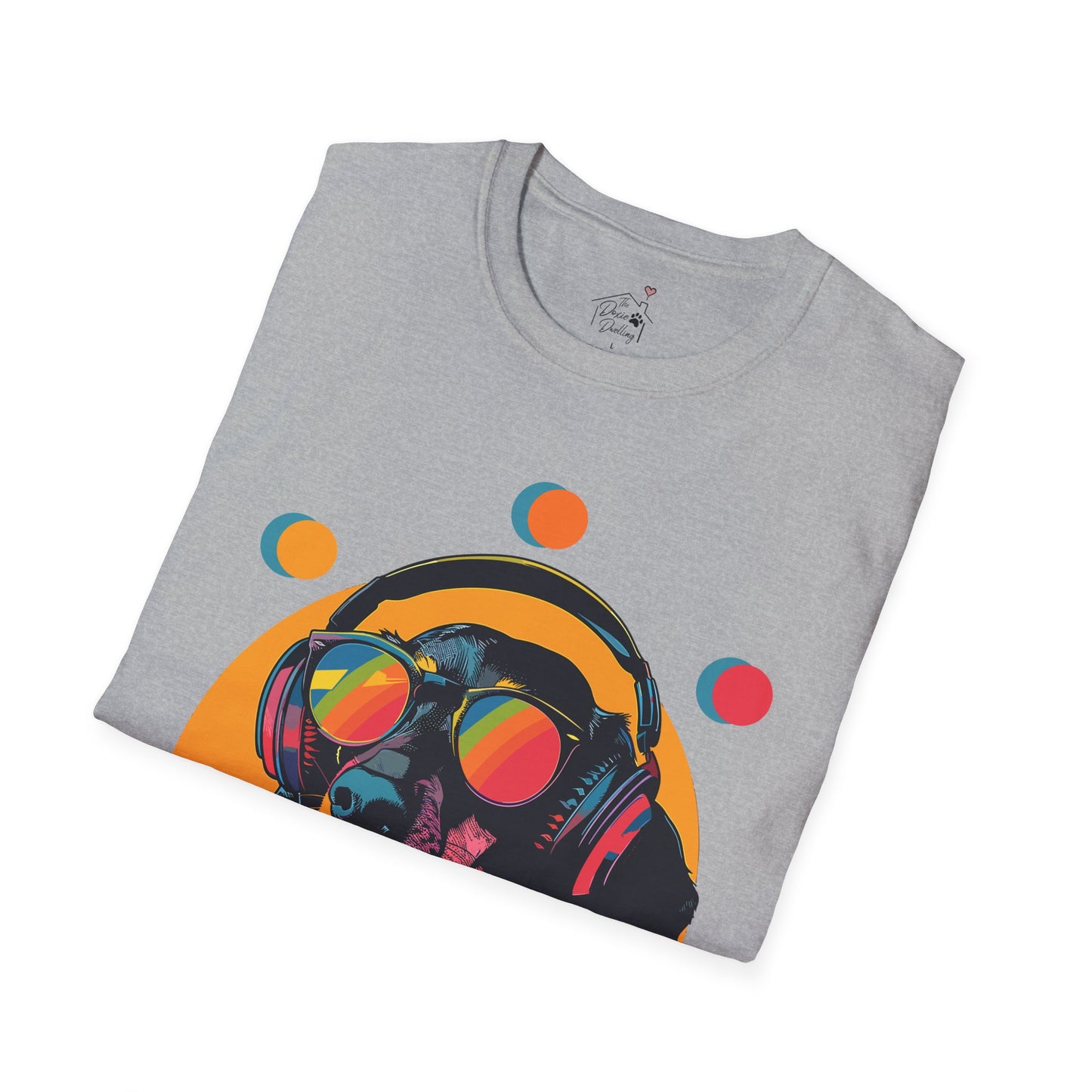"Groove On" Black & Tan Smooth-Haired Dachshund Unisex Softstyle T-Shirt