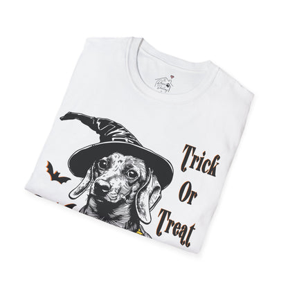 "Trick Or Treat" Smooth-Haired Dachshund Halloween Unisex Softstyle T-Shirt