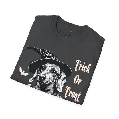 "Trick Or Treat" Smooth-Haired Dachshund Halloween Unisex Softstyle T-Shirt