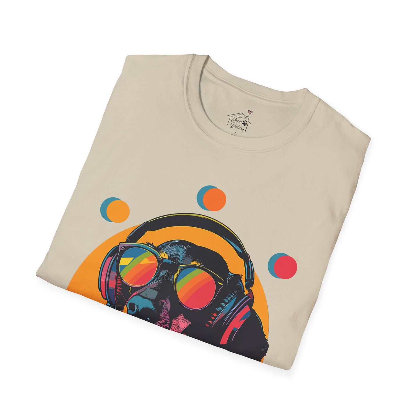 "Groove On" Black & Tan Smooth-Haired Dachshund Unisex Softstyle T-Shirt