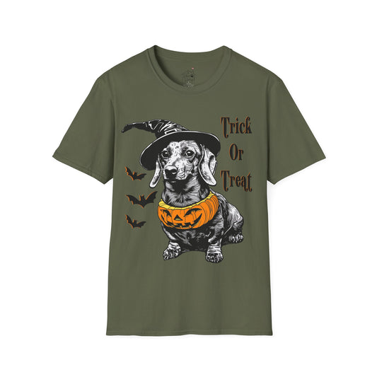 "Trick Or Treat" Smooth-Haired Dachshund Halloween Unisex Softstyle T-Shirt