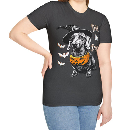 "Trick Or Treat" Smooth-Haired Dachshund Halloween Unisex Softstyle T-Shirt