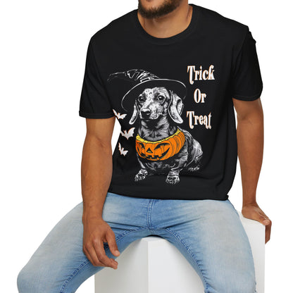 "Trick Or Treat" Smooth-Haired Dachshund Halloween Unisex Softstyle T-Shirt