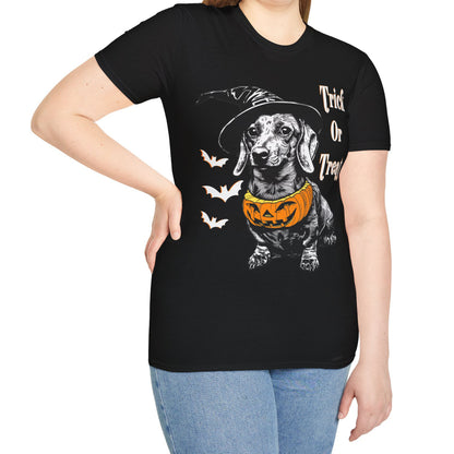 "Trick Or Treat" Smooth-Haired Dachshund Halloween Unisex Softstyle T-Shirt