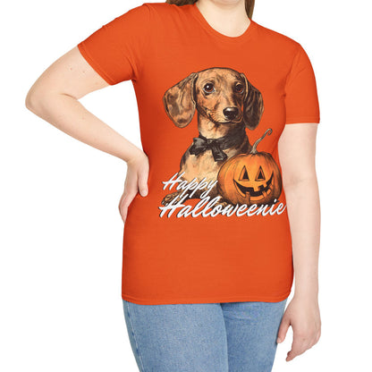 "Bowtie" Tan Smooth-Haired Dachshund Halloween Unisex Softstyle T-Shirt