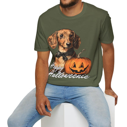 "Bowtie" Tan Smooth-Haired Dachshund Halloween Unisex Softstyle T-Shirt